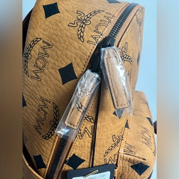 MCM Stark Backpack in Maxi Visetos - Picture 4 of 7